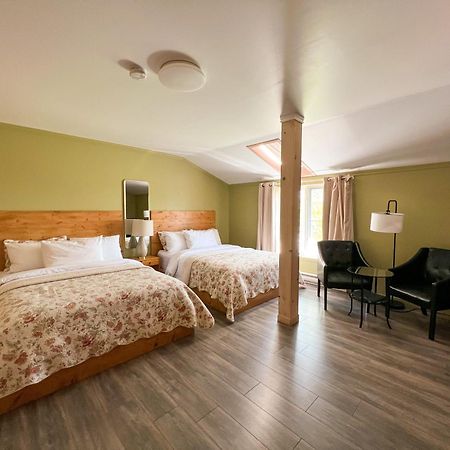 Auberge La Rosepierre Bistro Henri Grandes-Bergeronnes Kültér fotó