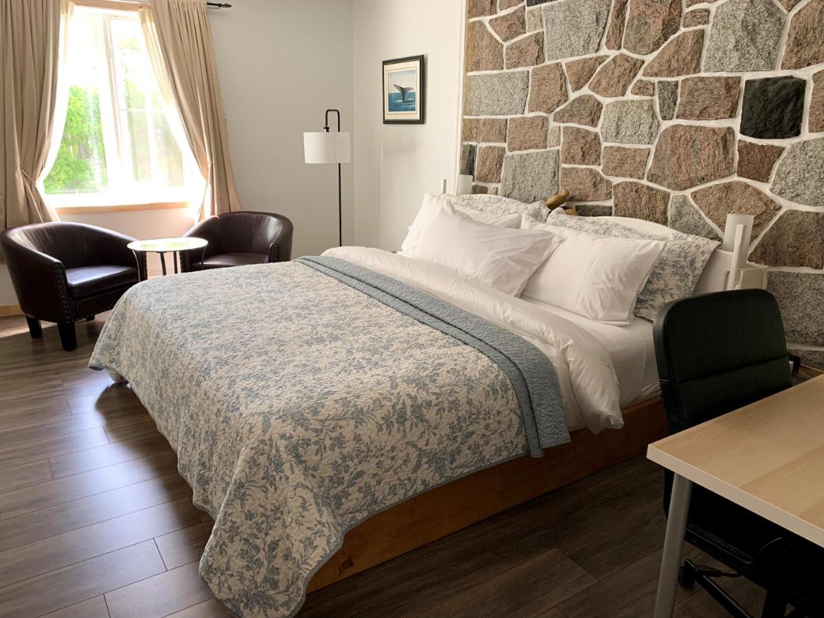 Auberge La Rosepierre Bistro Henri Grandes-Bergeronnes Kültér fotó