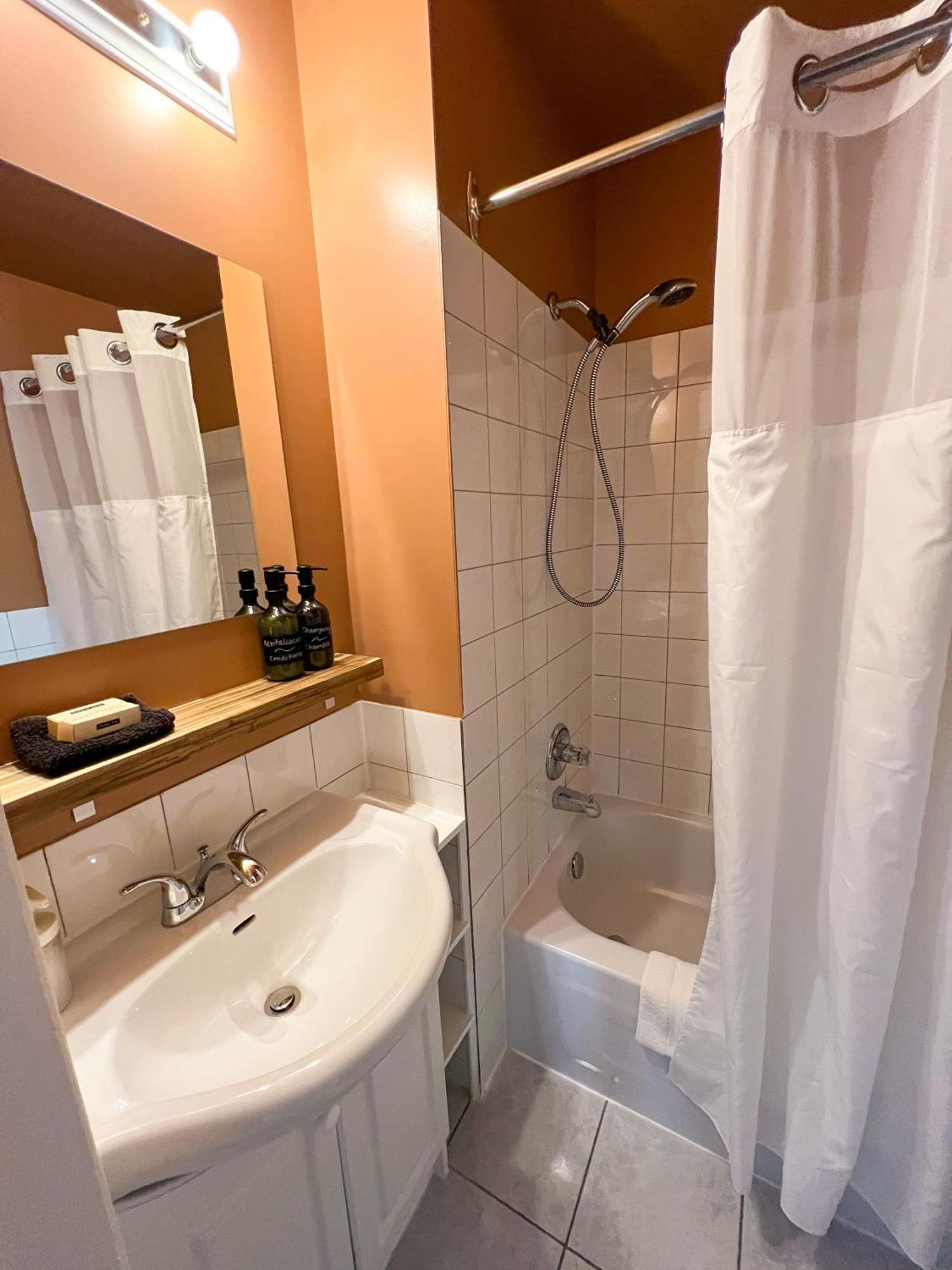Auberge La Rosepierre Bistro Henri Grandes-Bergeronnes Kültér fotó