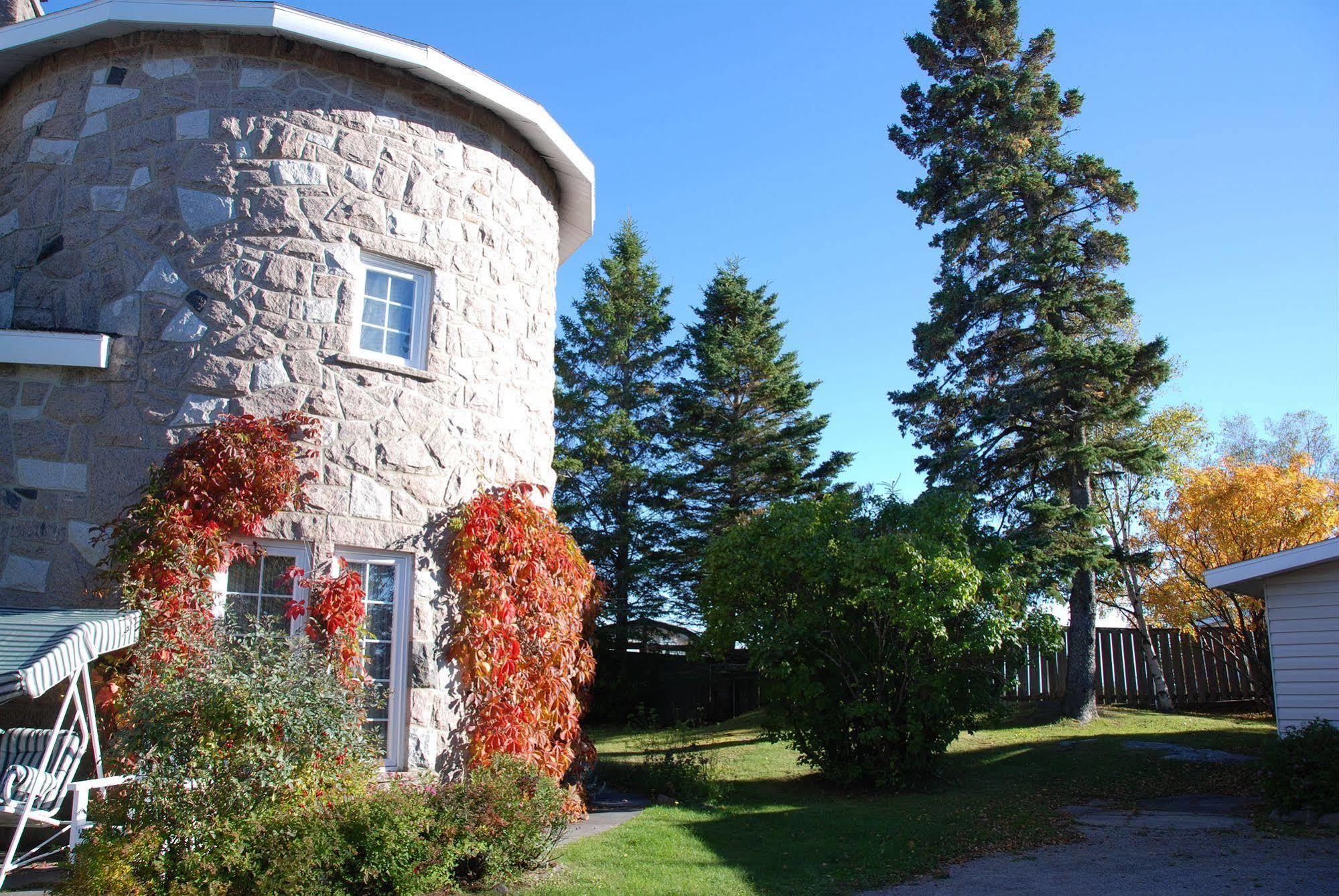 Auberge La Rosepierre Bistro Henri Grandes-Bergeronnes Kültér fotó